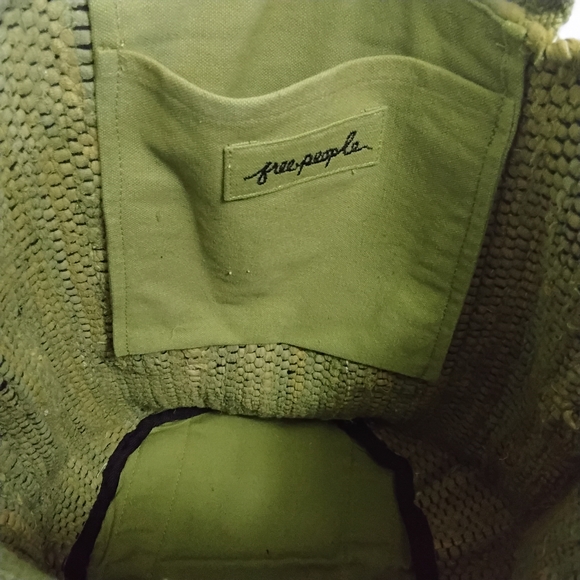 Free People NWT Bucket quilted hobo bag.  Beautiful Green color. - Picture 5 of 9